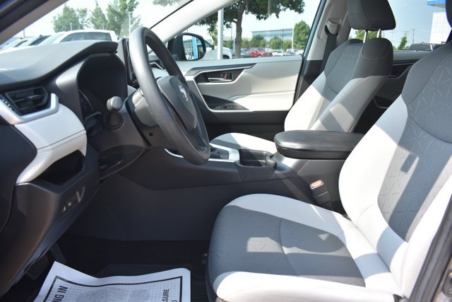 Used 2021 Toyota RAV4 XLE FWD image 15