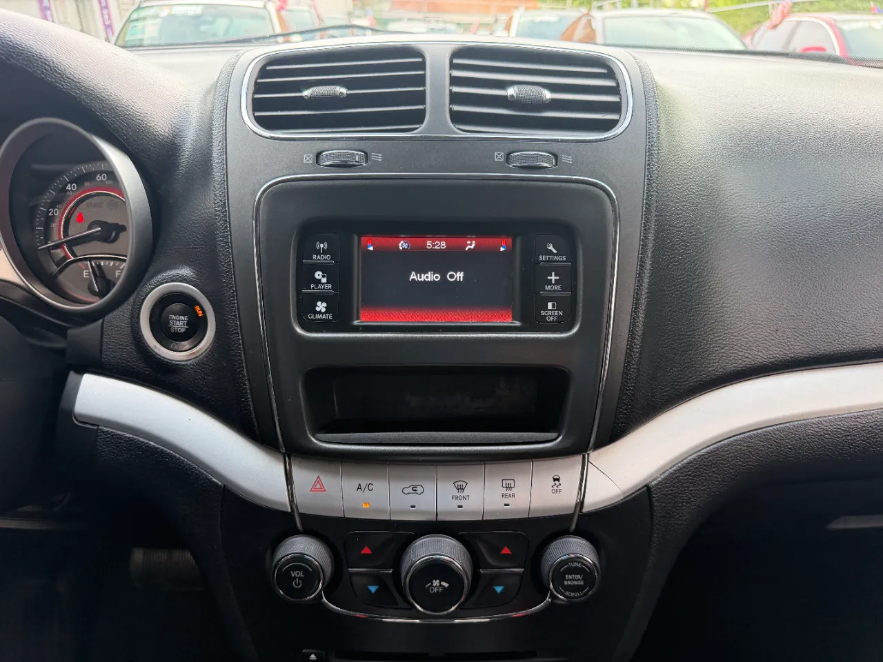 Used 2019 Dodge Journey SE w/ Connectivity Group FWD image 42