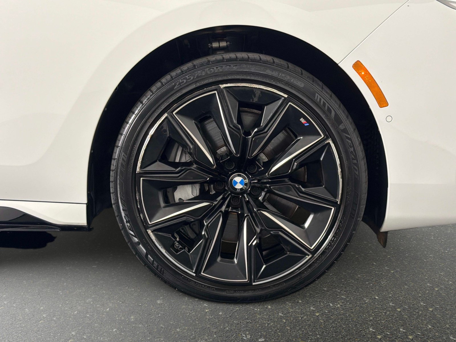 Used 2023 BMW 760i xDrive AWD/4WD image 21