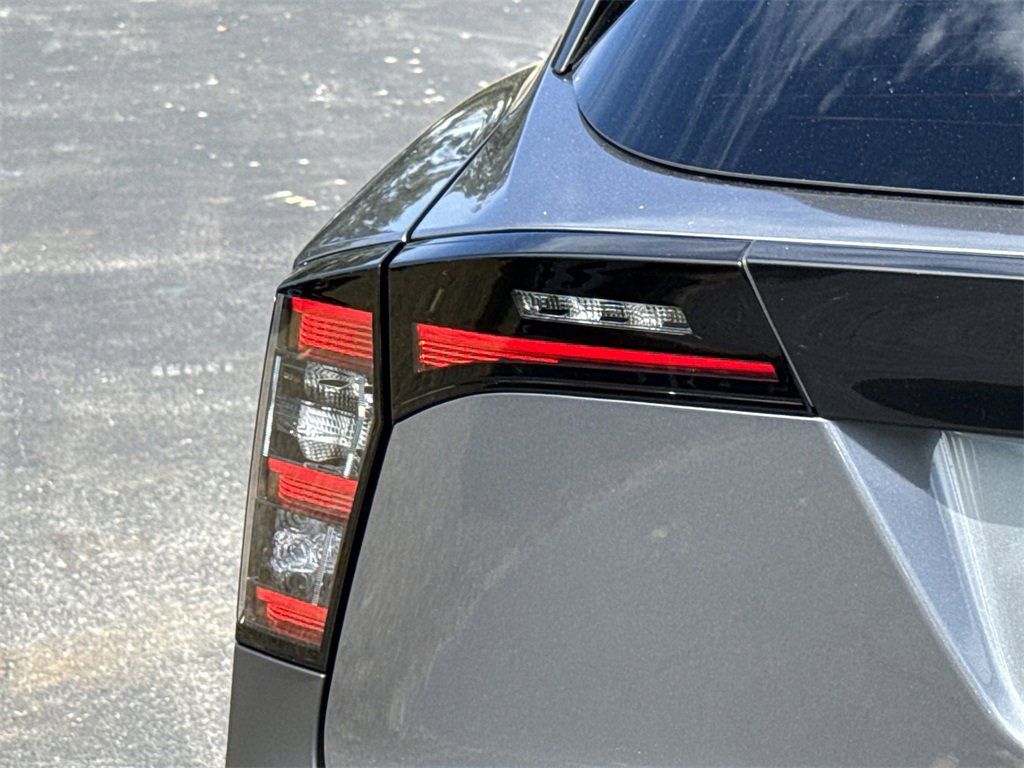 New 2026 Nissan Kicks SR image 14