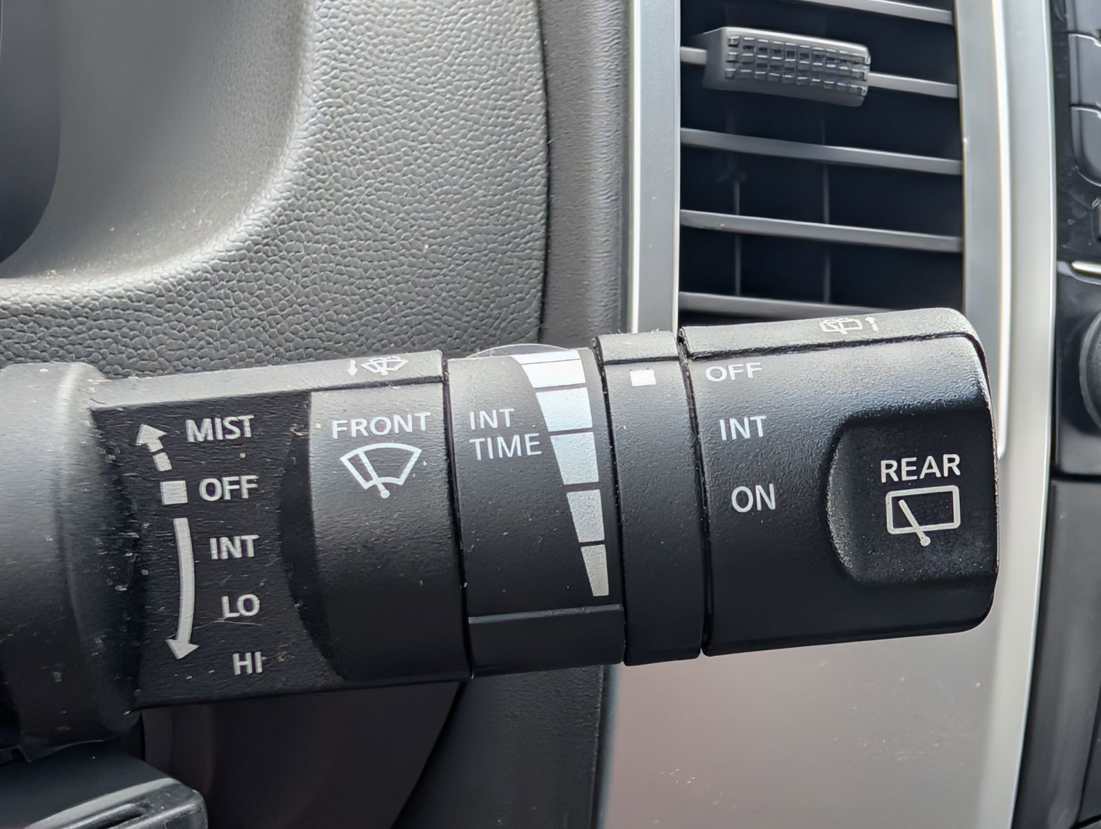 Used 2015 Nissan Xterra S image 19