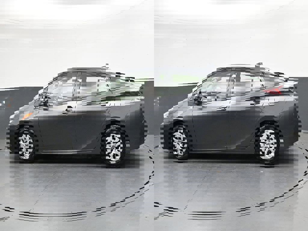 Used 2017 Toyota Prius Two image 6