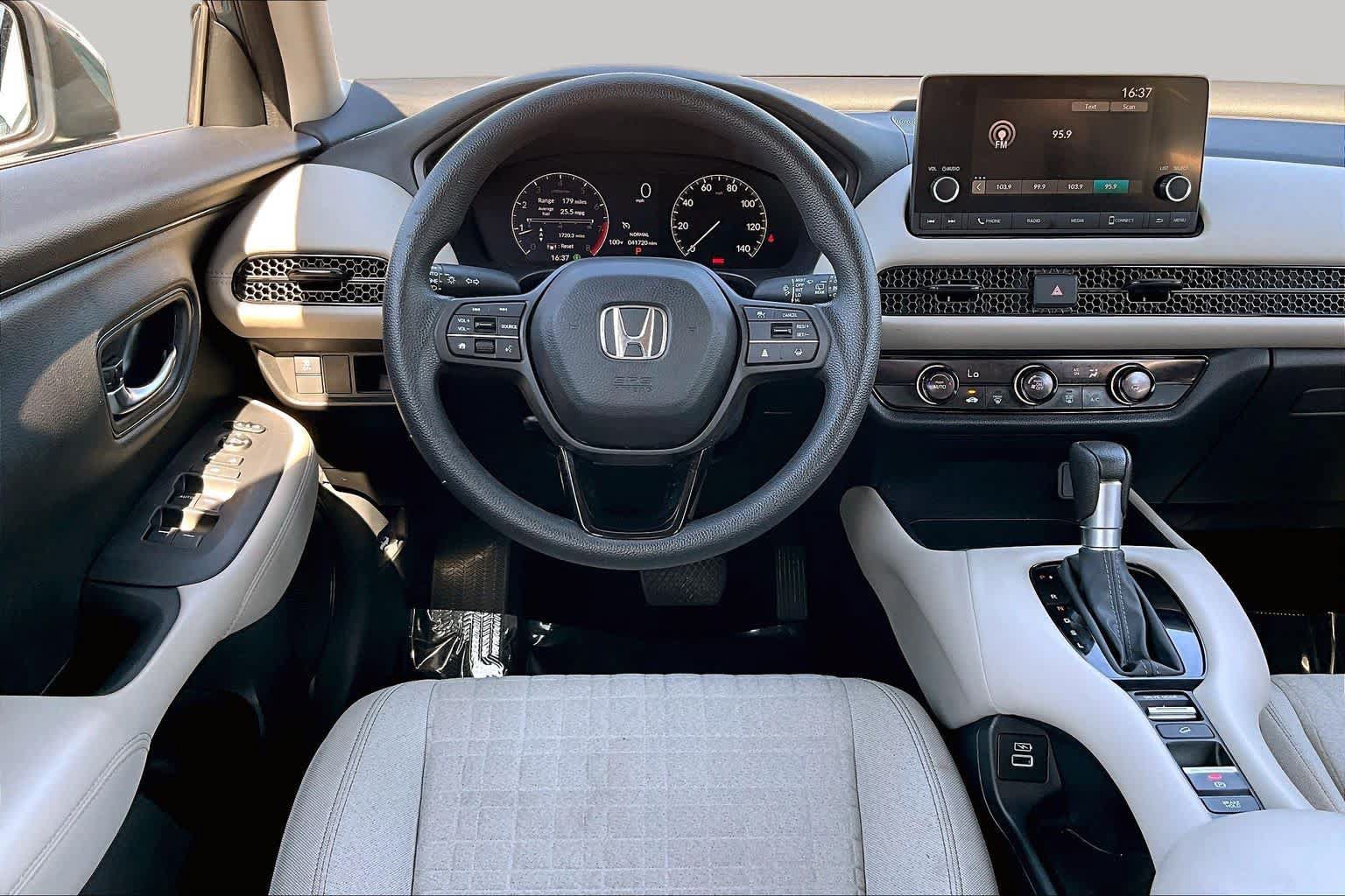 Used 2023 Honda HR-V LX image 6