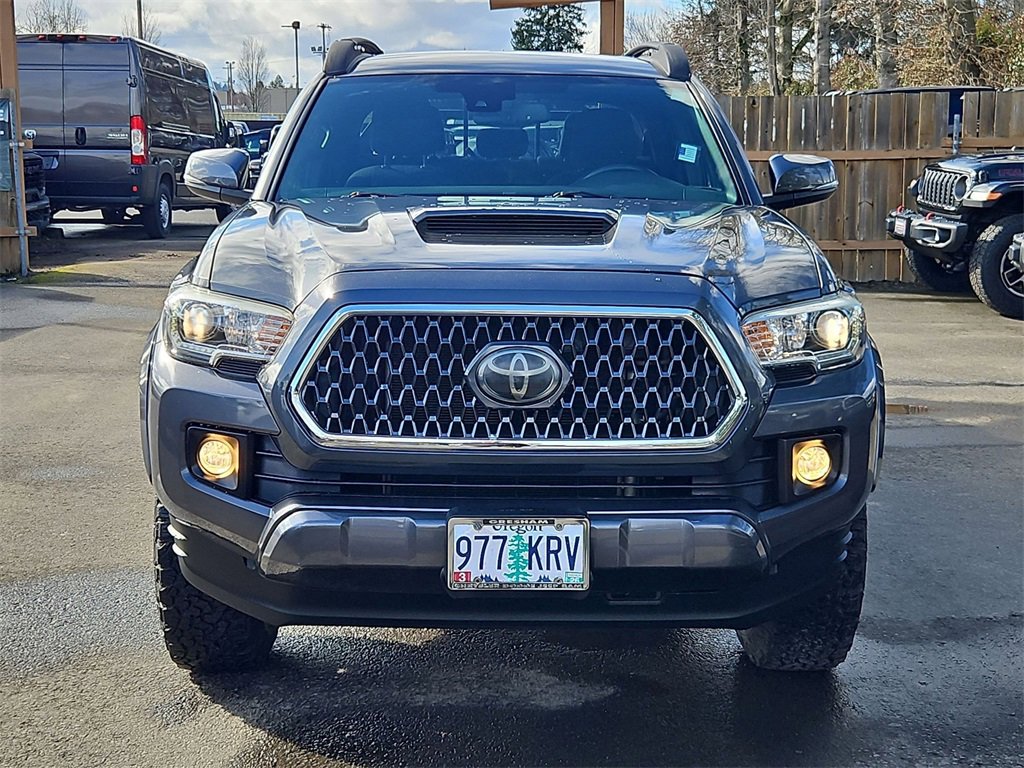 Used 2018 Toyota Tacoma TRD Sport w/ Technology Package image 2