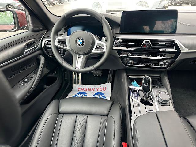 Used 2021 BMW M550i xDrive w/ Dynamic Handling Package image 20