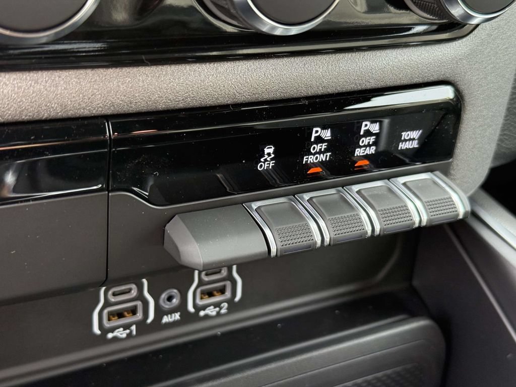 New 2027 RAM 1500 Express AWD/4WD image 27