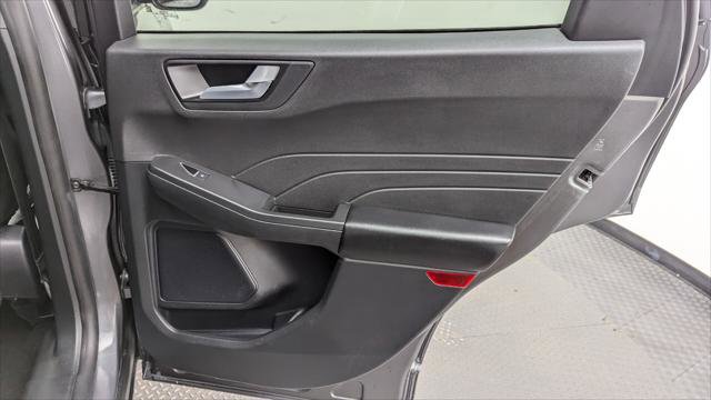 Used 2025 Ford Escape ST-Line Select AWD/4WD image 21