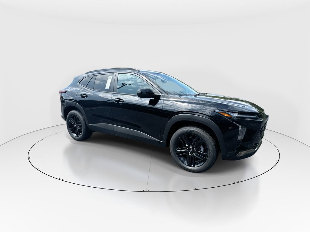 New 2026 Chevrolet Trax ACTIV FWD image 2