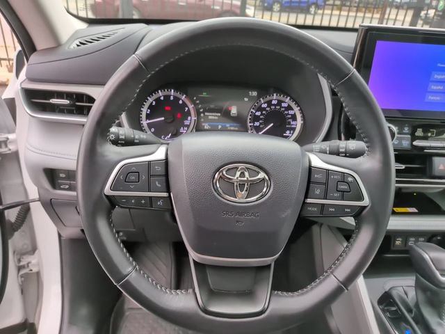 Certified 2025 Toyota Highlander XLE AWD/4WD image 14