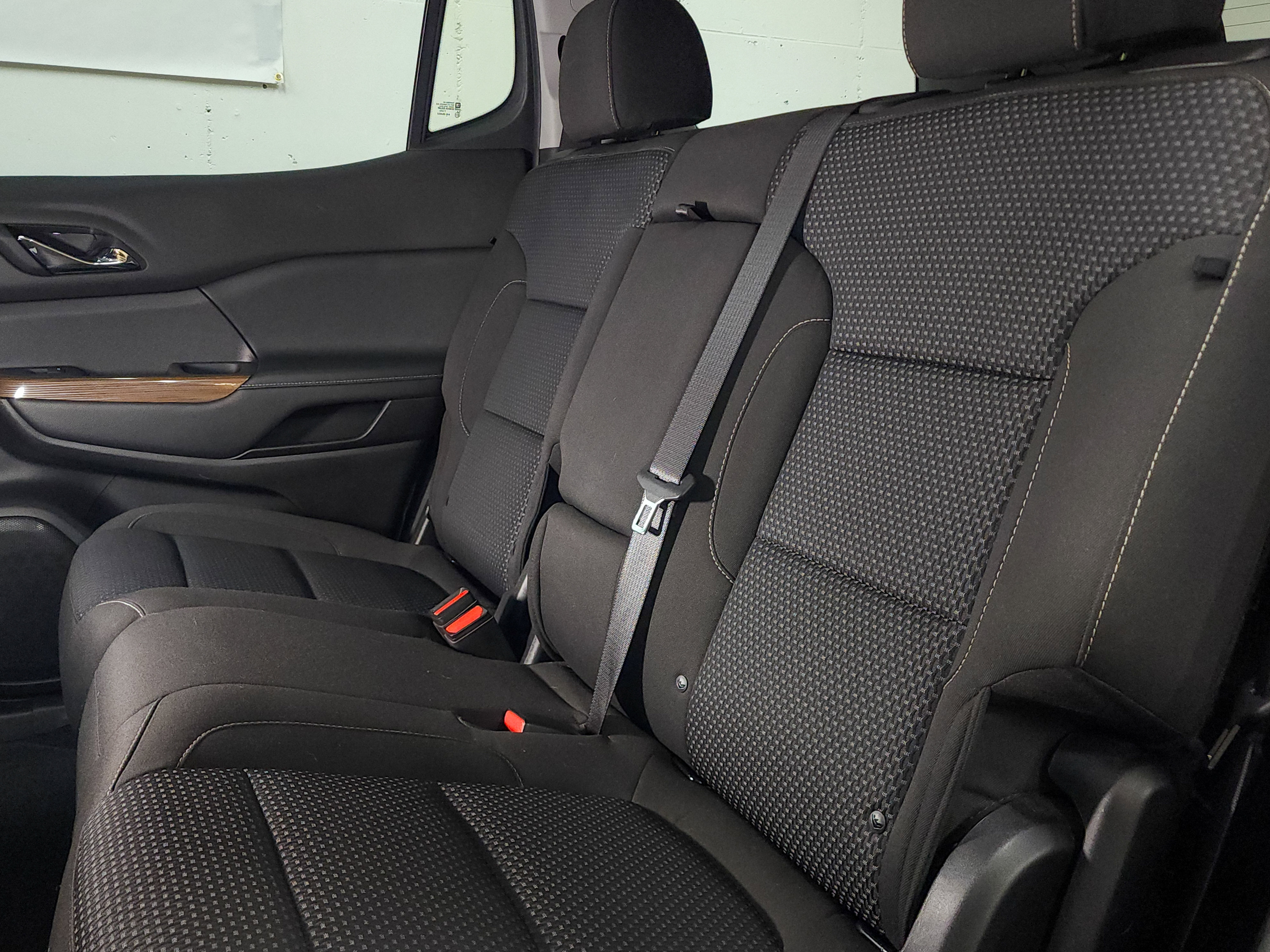 Used 2020 GMC Acadia SLE image 38