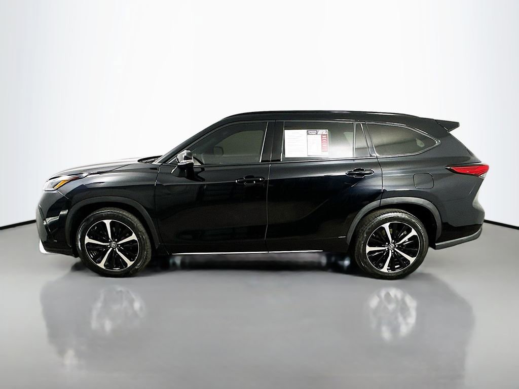 Used 2021 Toyota Highlander XSE FWD image 5