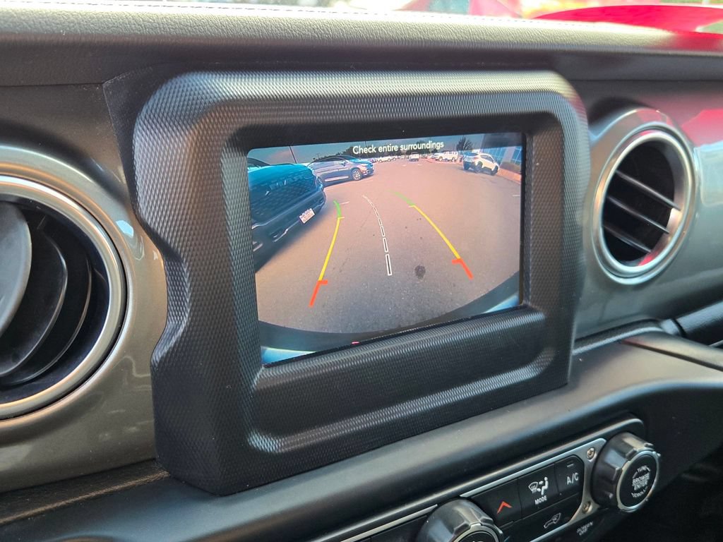 Used 2019 Jeep Wrangler Unlimited Sahara w/ Safety Group AWD/4WD image 21