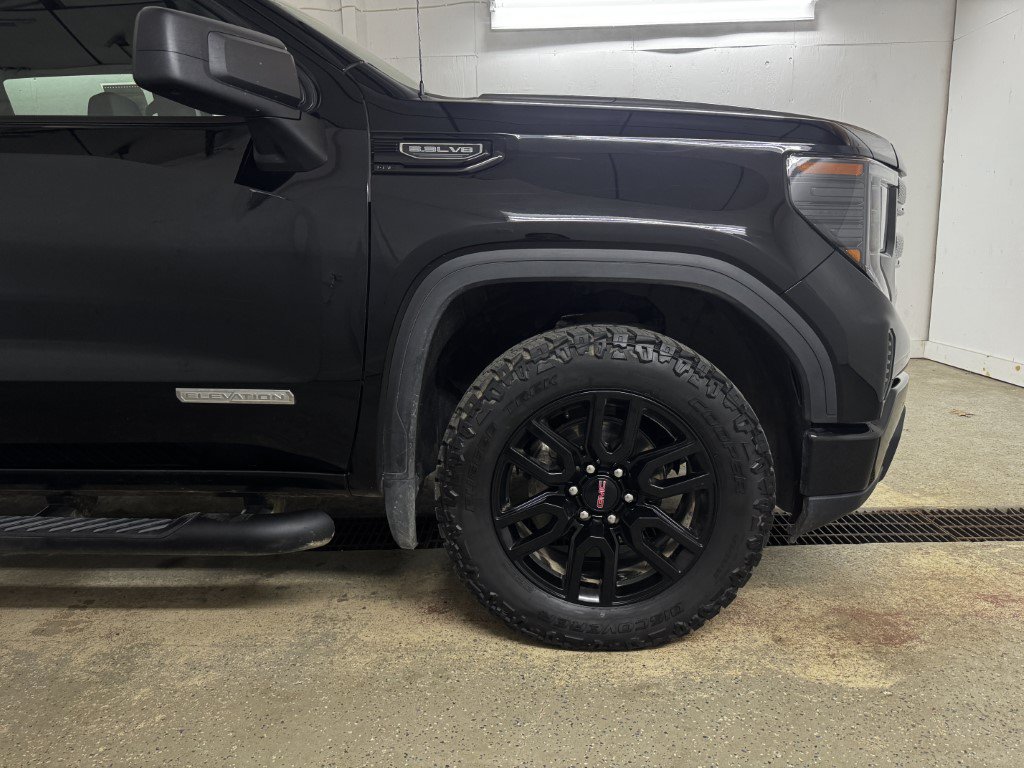 Used 2025 GMC Sierra 1500 Elevation w/ Preferred Package AWD/4WD image 17