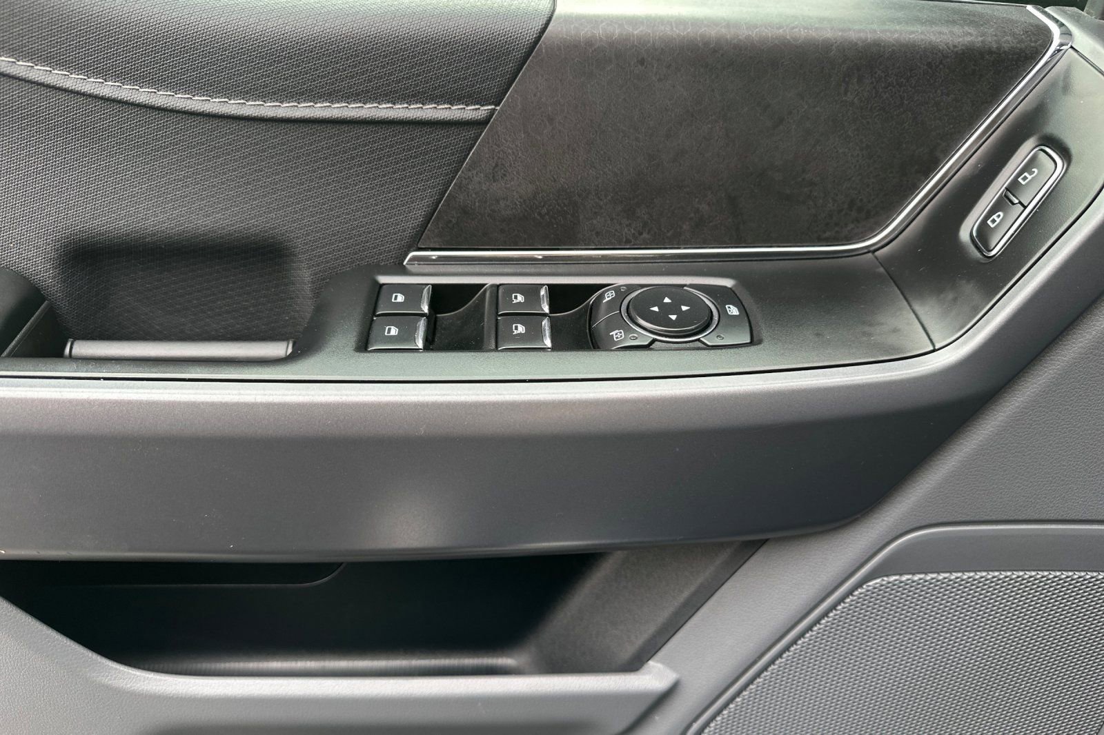 Used 2025 Ford F150 XLT w/ Equipment Group 301A Standard image 11