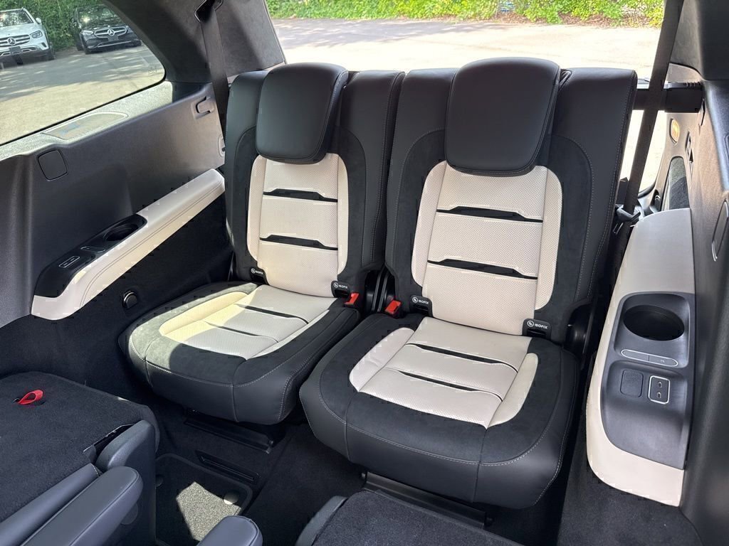 New 2025 Mercedes-Benz GLS 63 AMG 4MATIC image 21