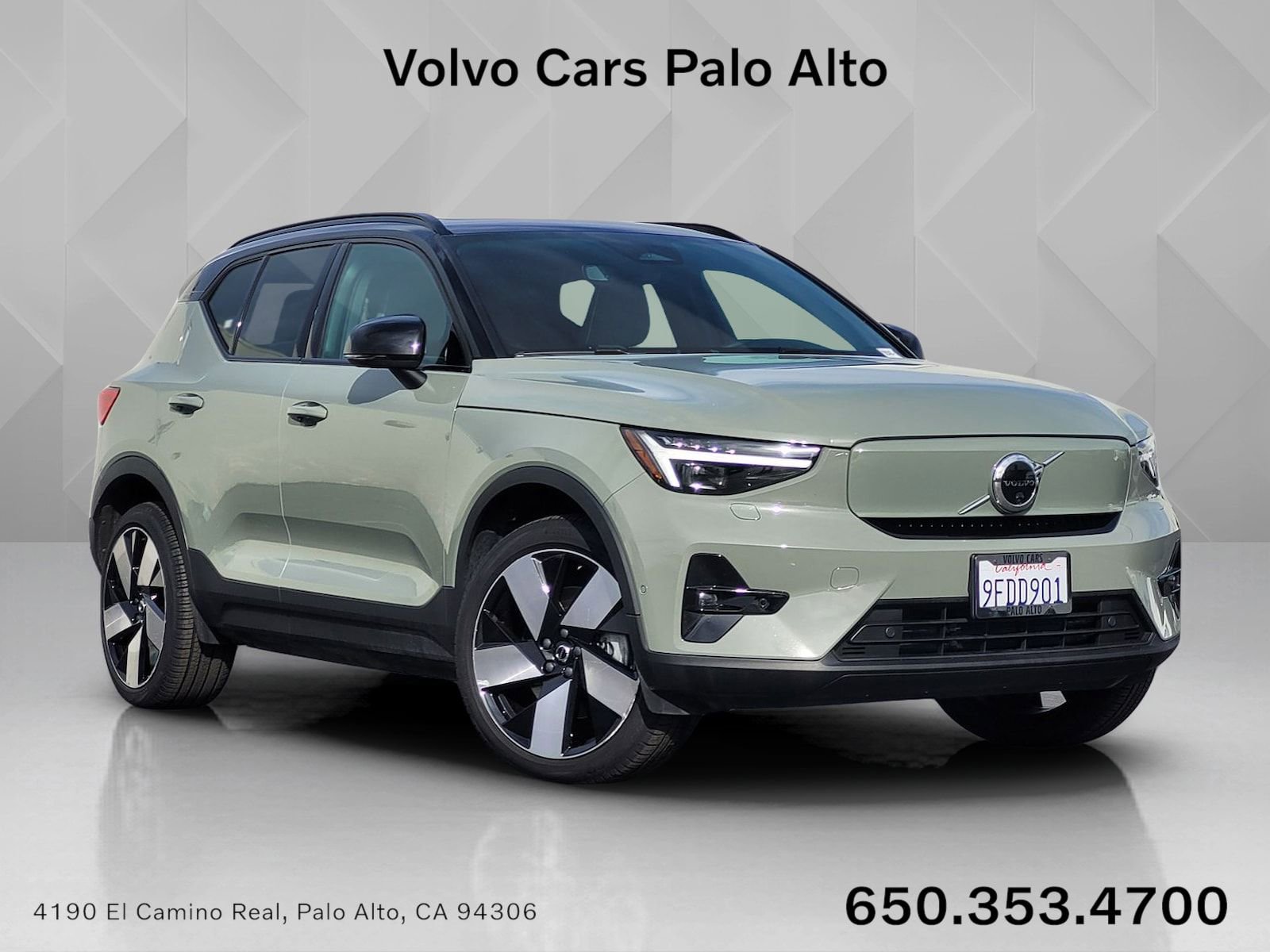 Certified 2023 Volvo XC40 Recharge Ultimate image 1