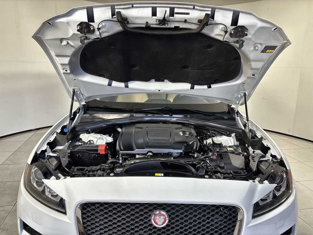 Used 2018 Jaguar F-PACE Premium AWD/4WD image 18