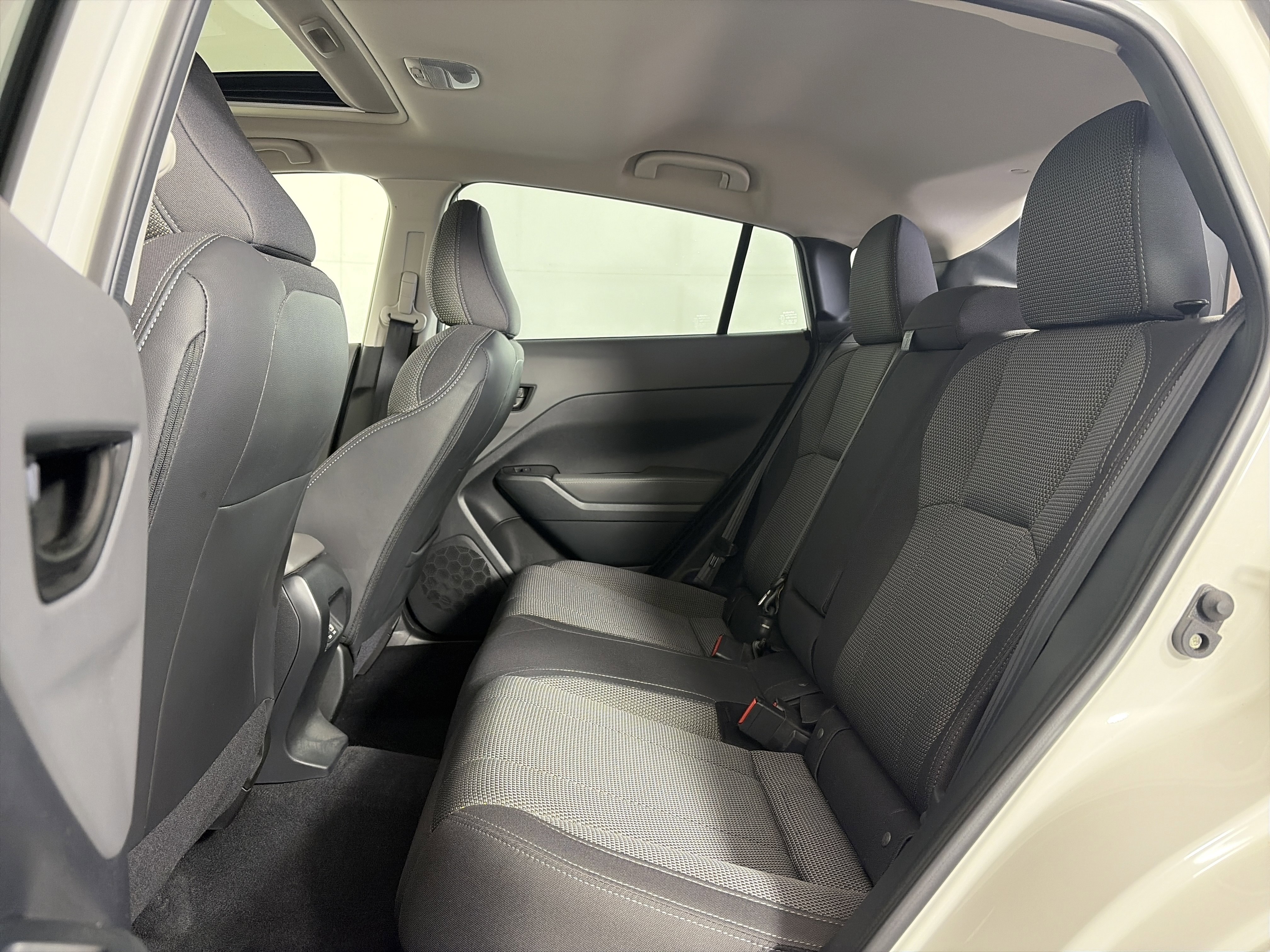 Used 2024 Subaru Crosstrek 2.0i Premium image 7