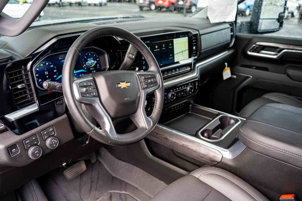 Certified 2026 Chevrolet Silverado 3500 LTZ w/ LTZ Convenience Package AWD/4WD image 10