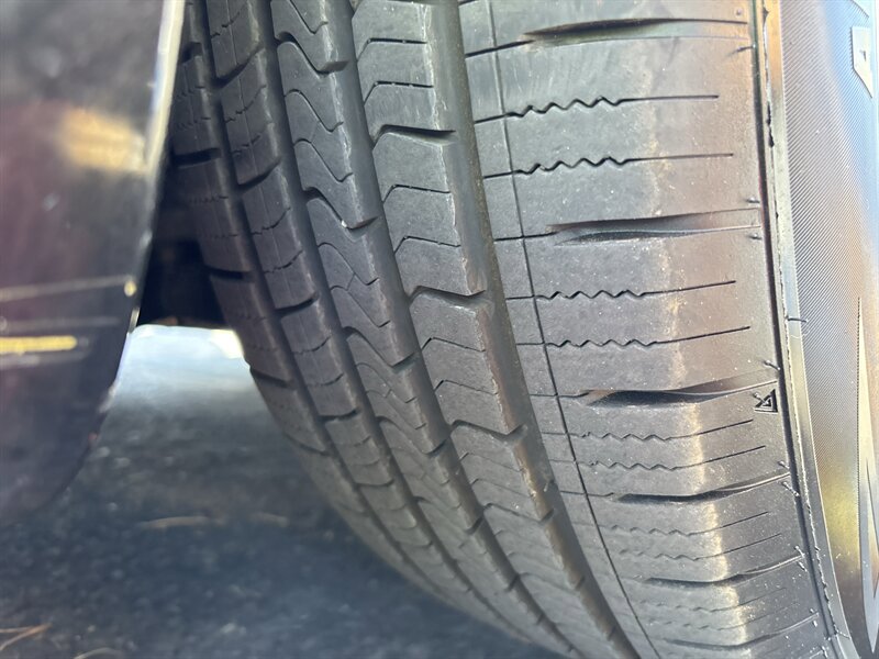 Used 2006 Chrysler 300 C RWD image 18