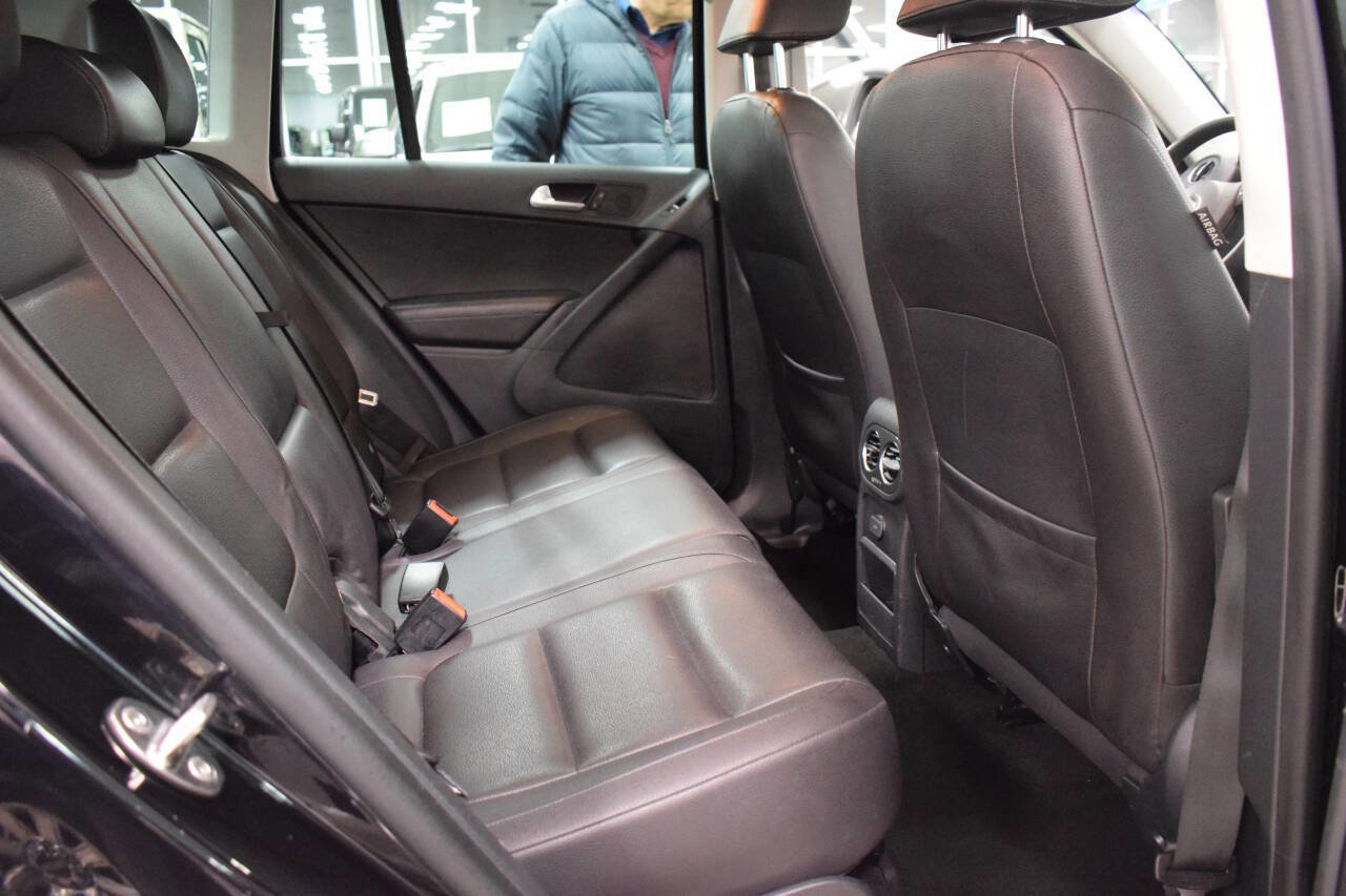Used 2016 Volkswagen Tiguan SE image 13
