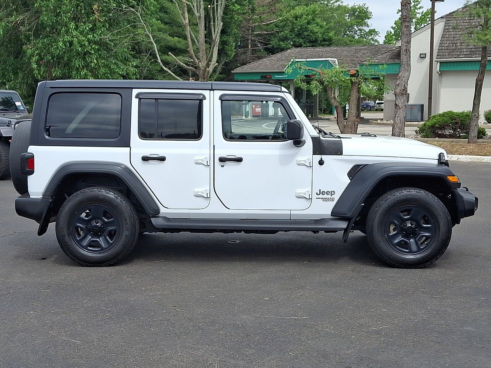 Used 2018 Jeep Wrangler Unlimited Sport AWD/4WD image 25