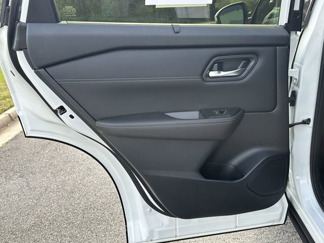 Certified 2025 Nissan Rogue SL w/ Tech Package image 23