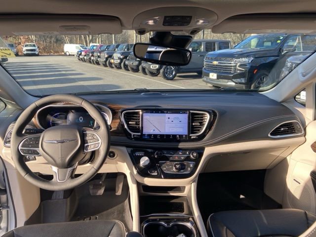 Used 2022 Chrysler Pacifica Limited image 10