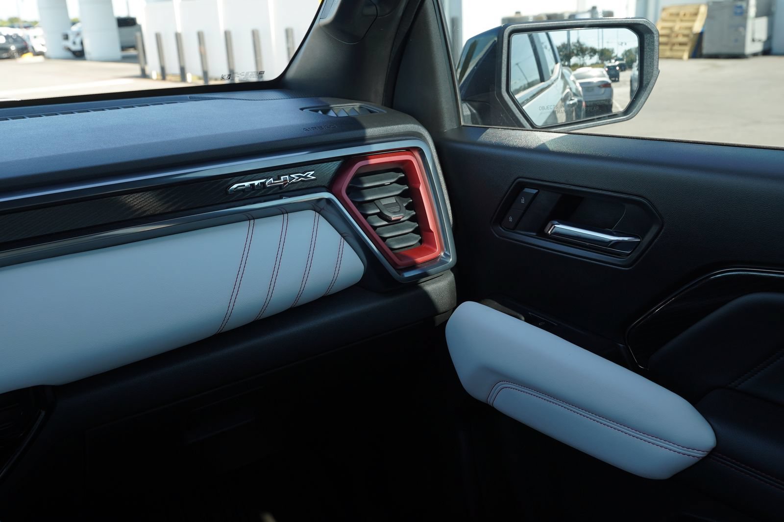 Used 2023 GMC Canyon AT4X AWD/4WD image 8