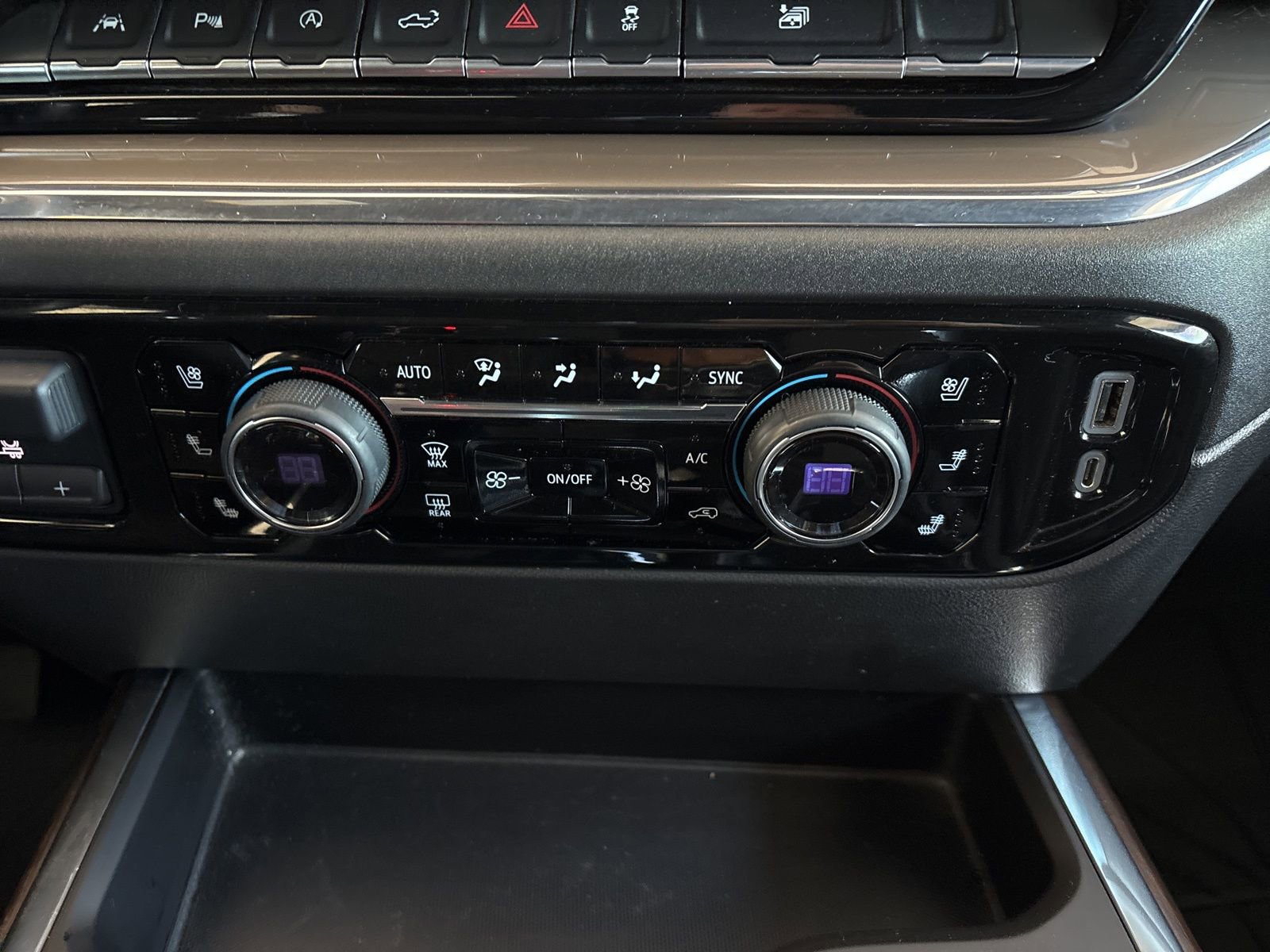 Used 2022 Chevrolet Silverado 1500 High Country w/ High Country Premium Package image 23