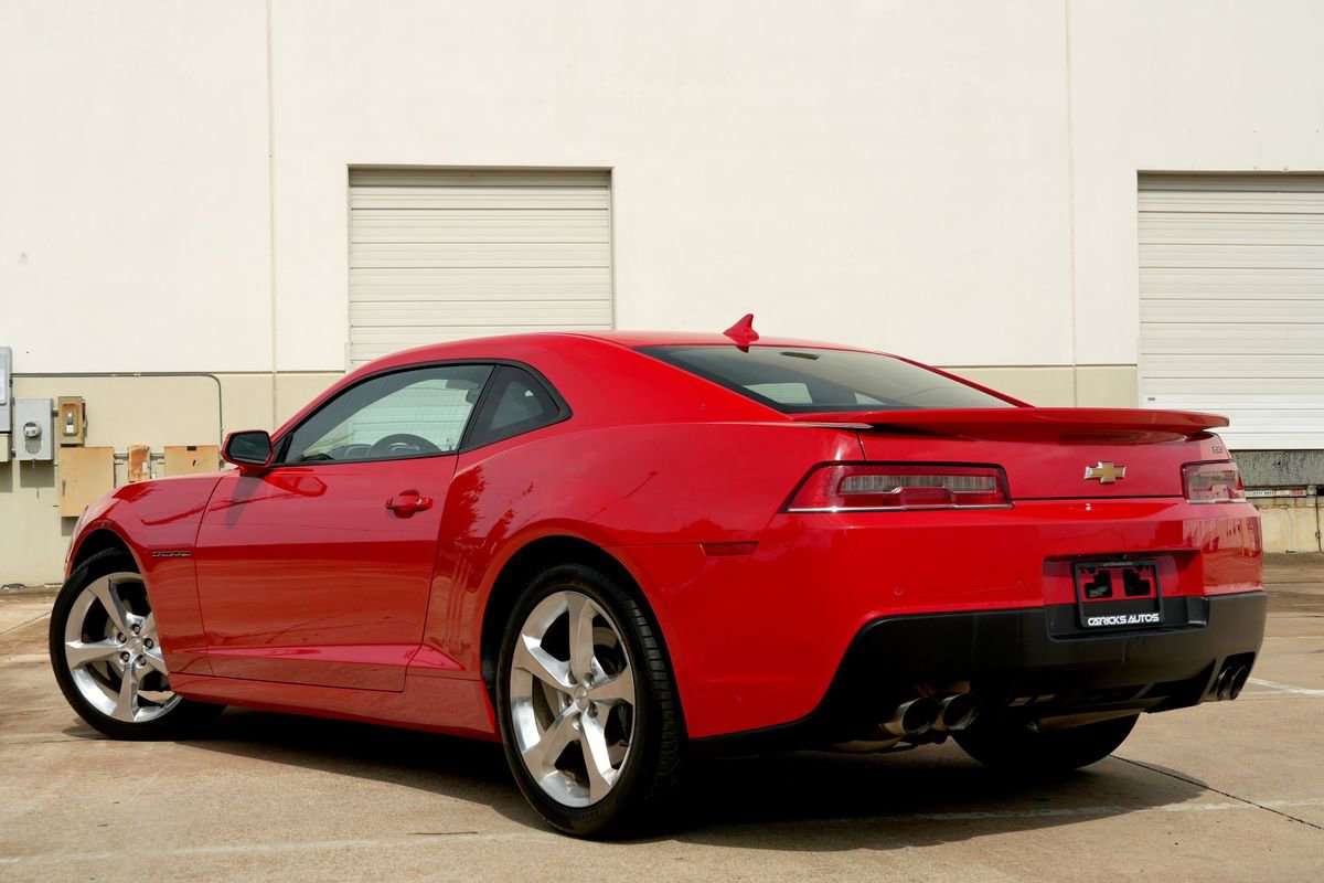 Used 2015 Chevrolet Camaro SS w/ RS Package RWD image 4
