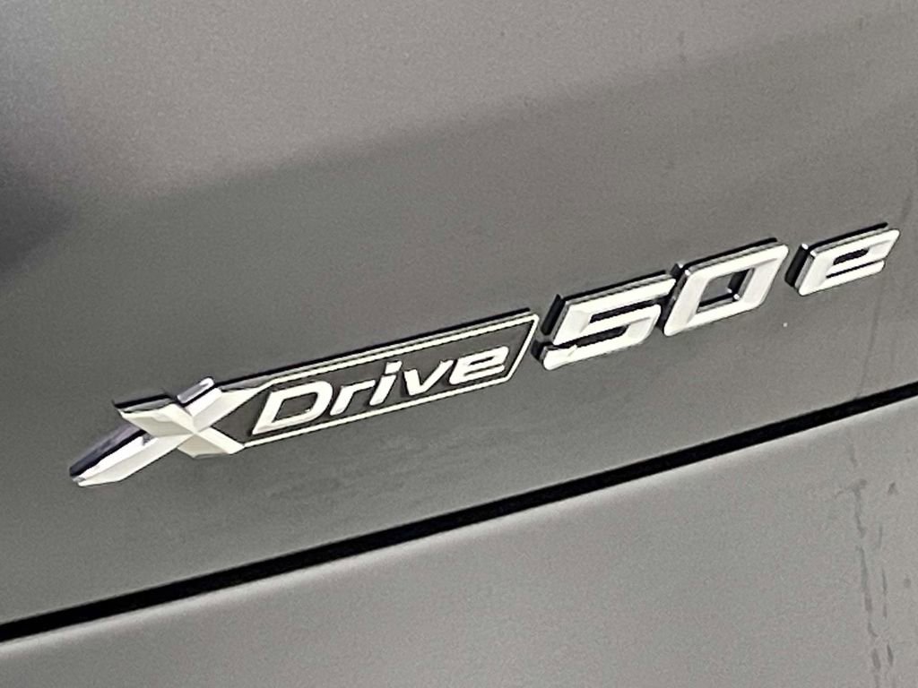 New 2026 BMW X5 xDrive50e w/ M Sport Package AWD/4WD image 11