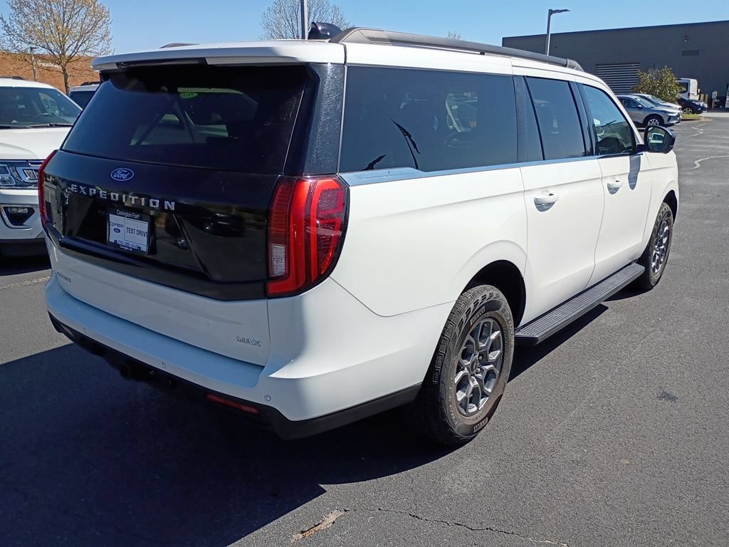 Used 2025 Ford Expedition Max Active RWD image 3