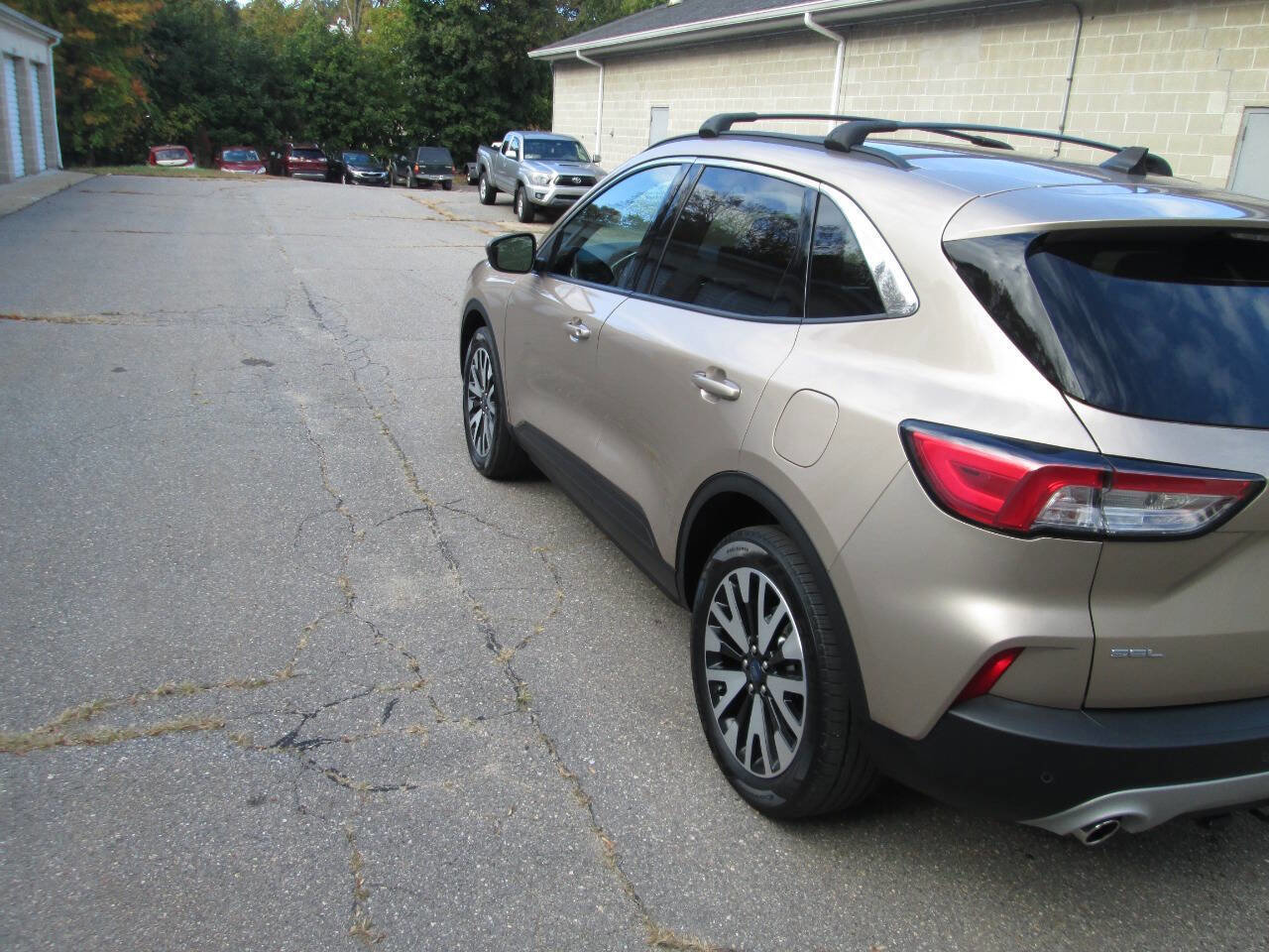 Used 2020 Ford Escape SEL image 8