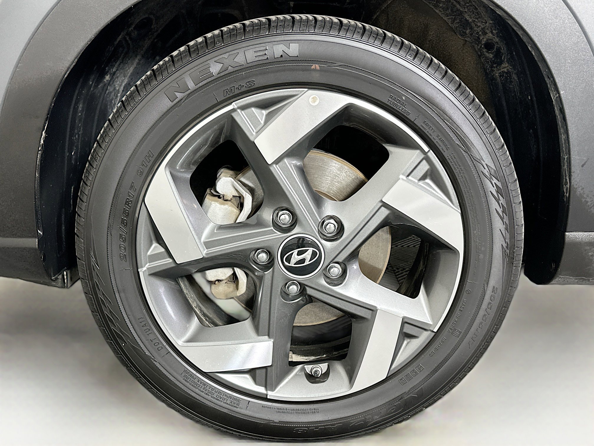 Used 2025 Hyundai Venue SEL FWD image 11