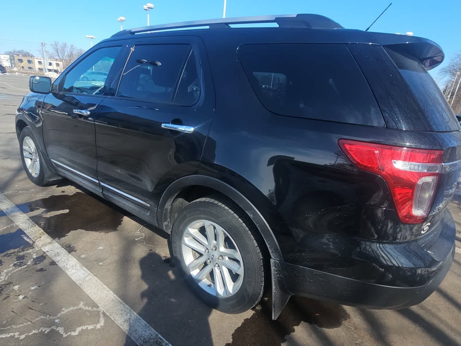 Used 2013 Ford Explorer XLT image 4
