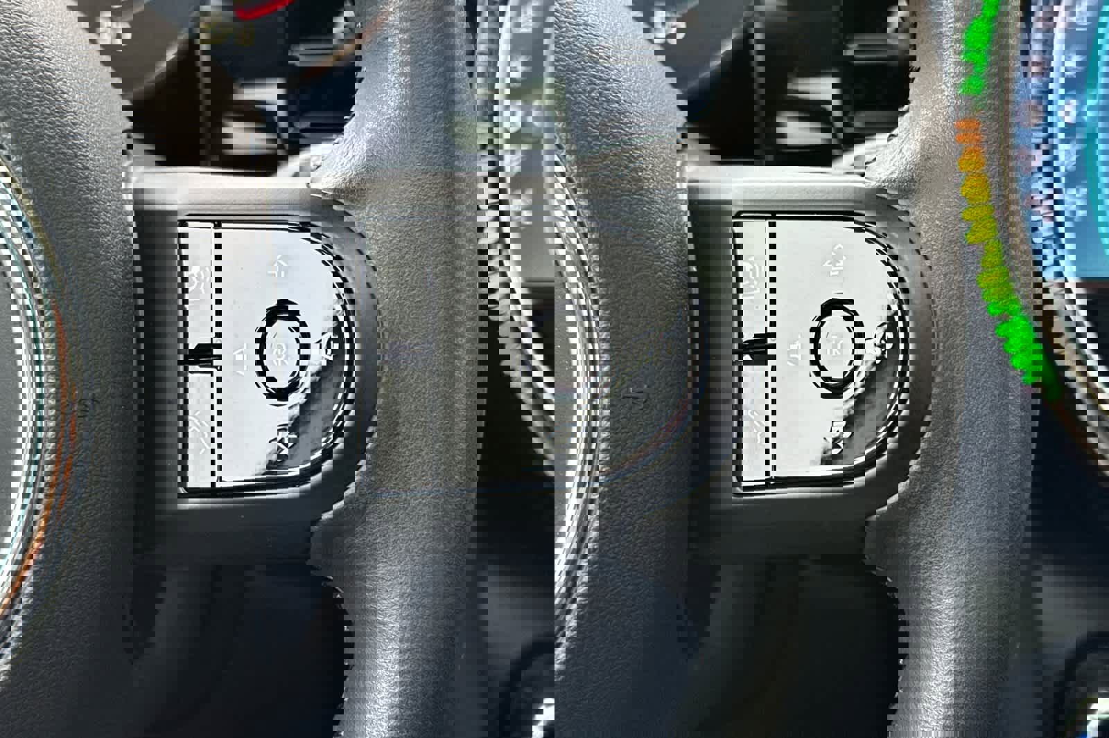 Used 2024 MINI Cooper 4-Door Hardtop image 27