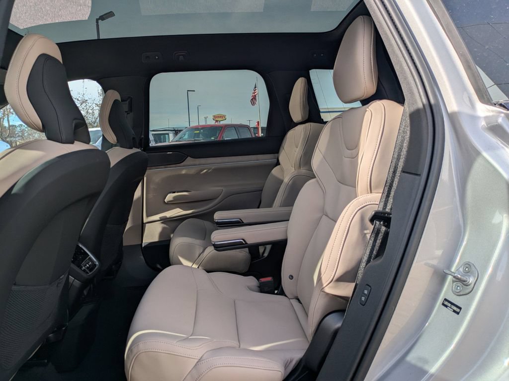 New 2025 Volvo EX90 Ultra AWD/4WD image 13
