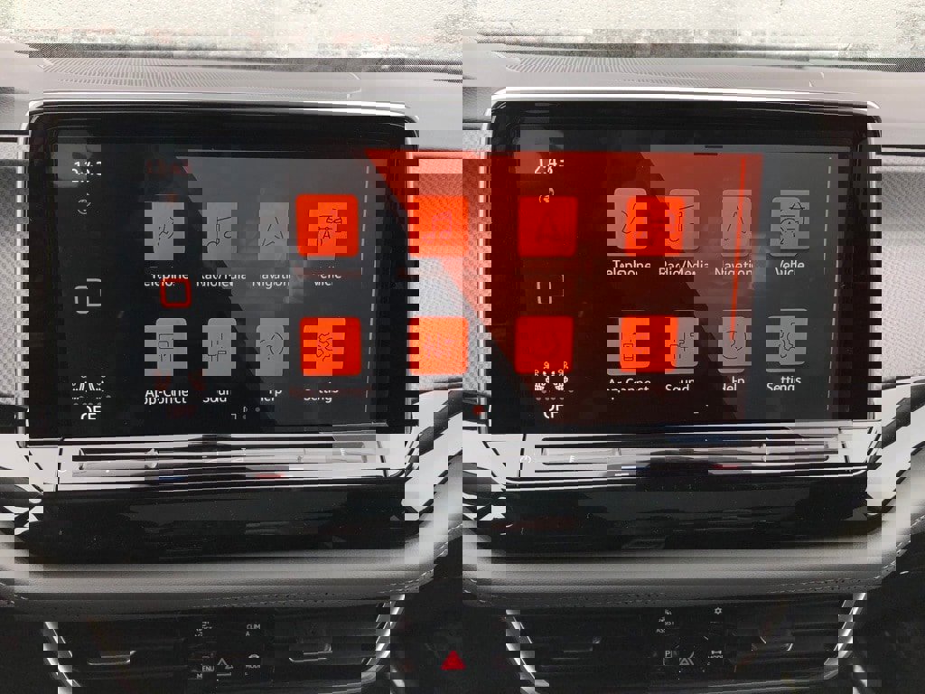 New 2025 Volkswagen Atlas Peak Edition SE image 23