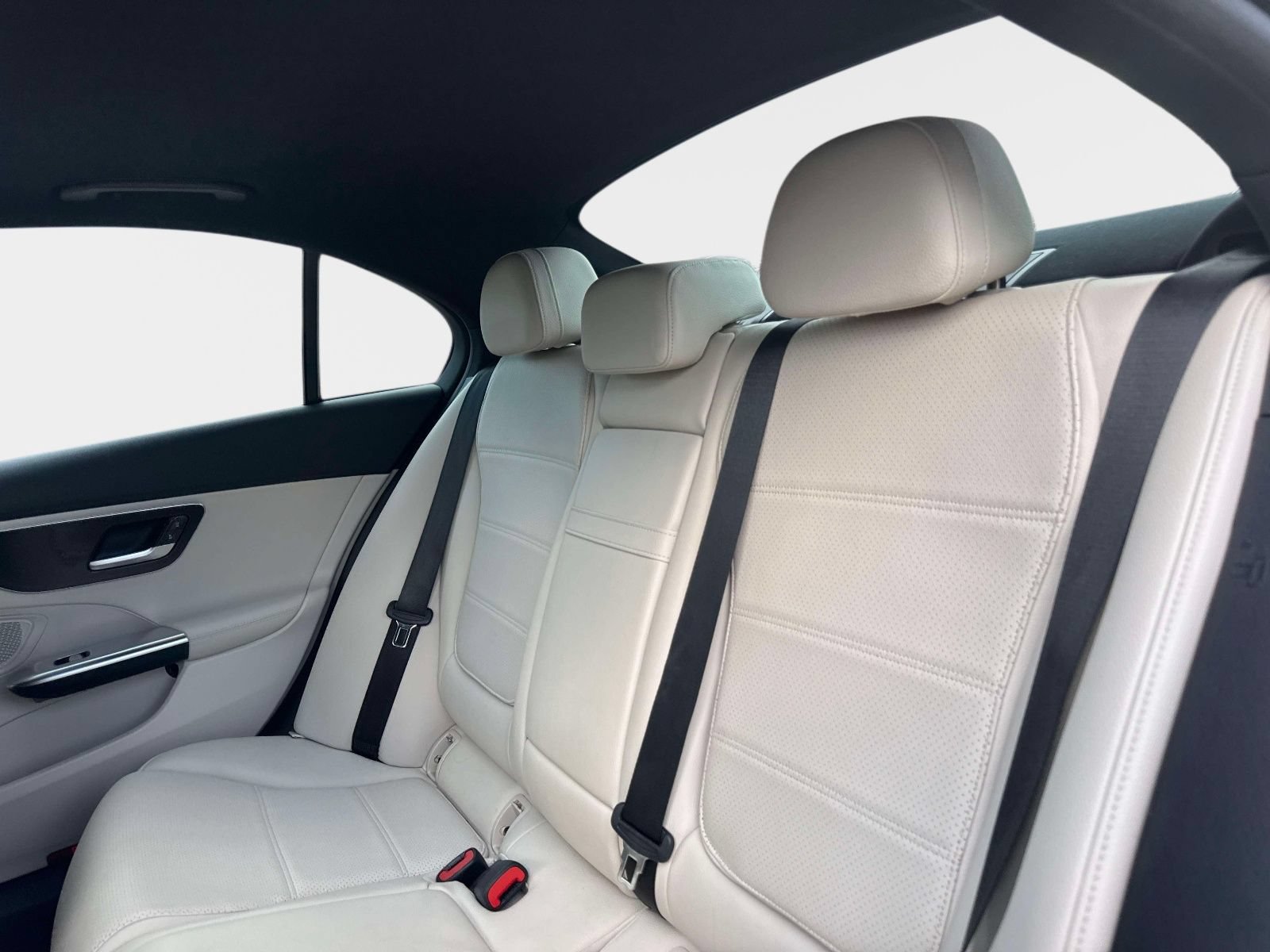 Used 2022 Mercedes-Benz C 300 Sedan image 12