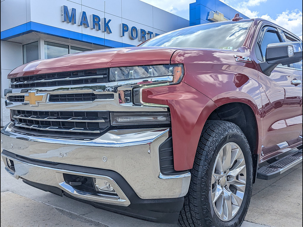 Used 2021 Chevrolet Silverado 1500 LTZ w/ LTZ Premium Package AWD/4WD image 12