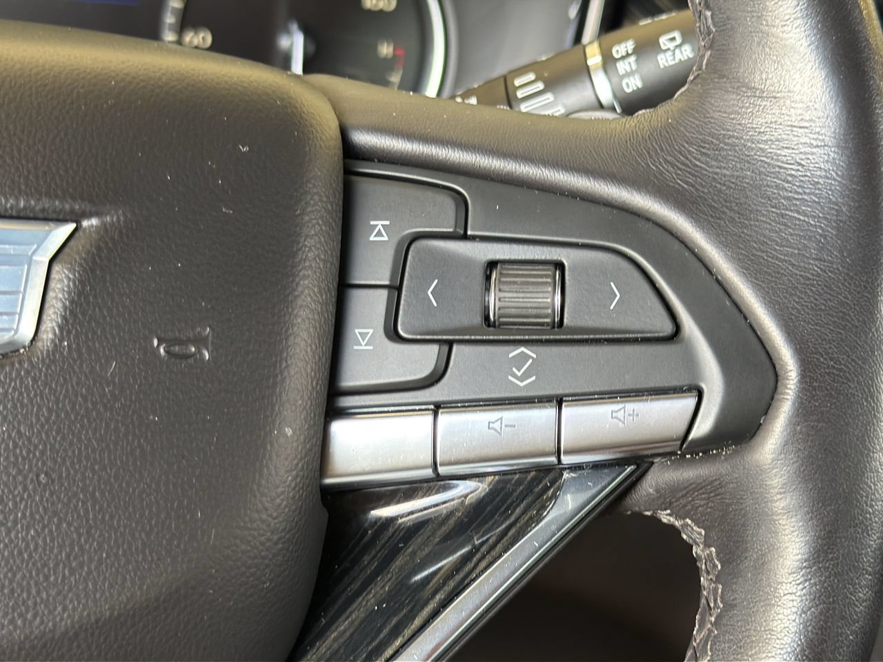 Certified 2023 Cadillac XT6 Premium Luxury FWD image 24