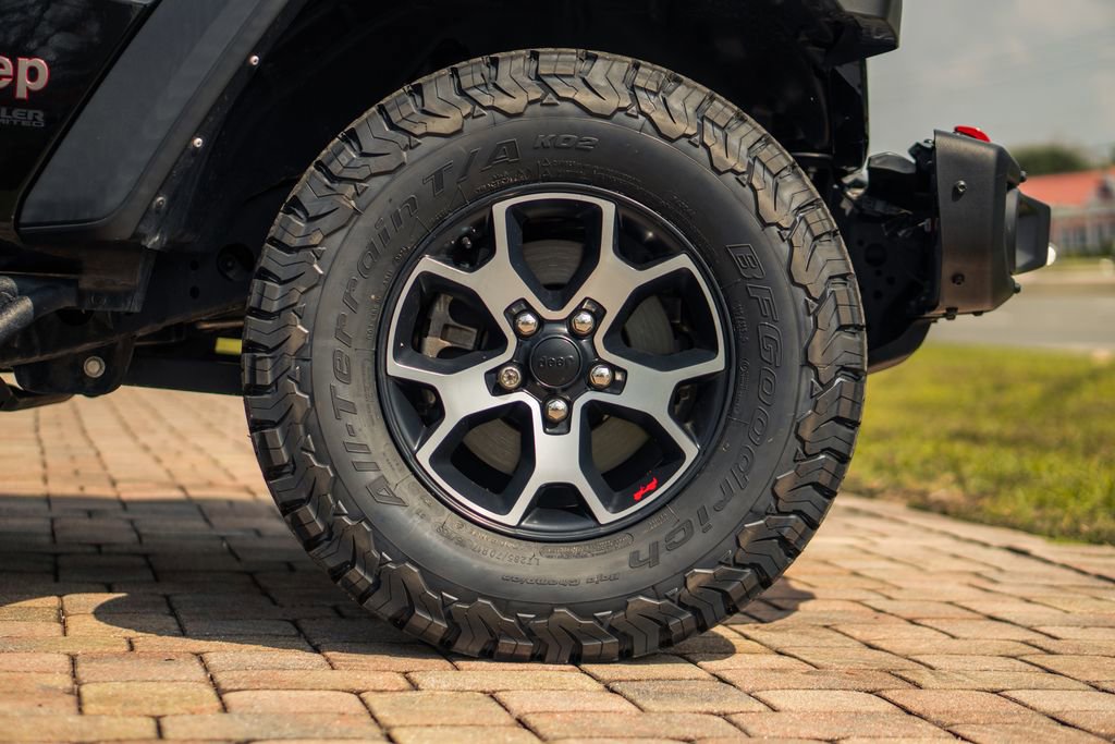 Used 2022 Jeep Wrangler Unlimited Rubicon AWD/4WD image 14