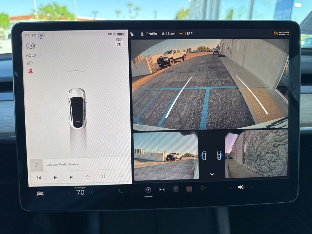 Used 2022 Tesla Model Y Long Range image 16