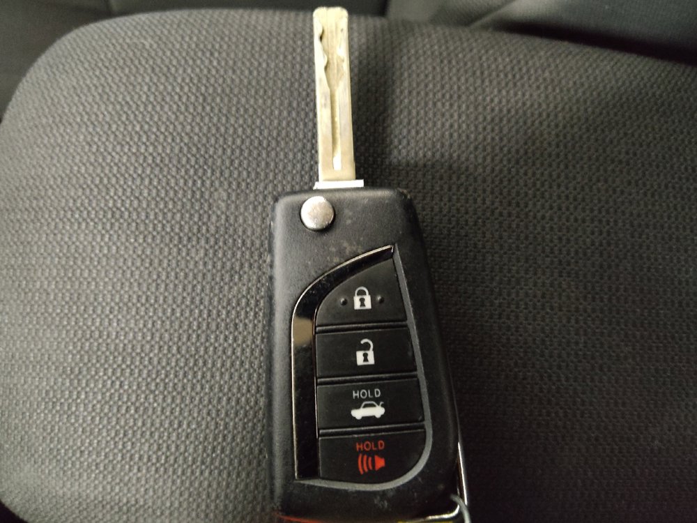 Used 2021 Toyota Corolla LE FWD image 32