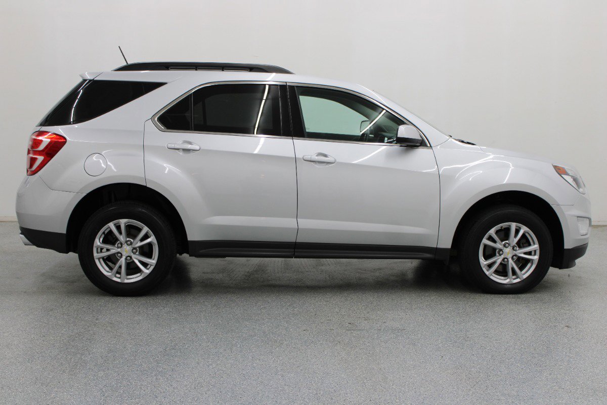 Used 2016 Chevrolet Equinox LT w/ Convenience Package image 2