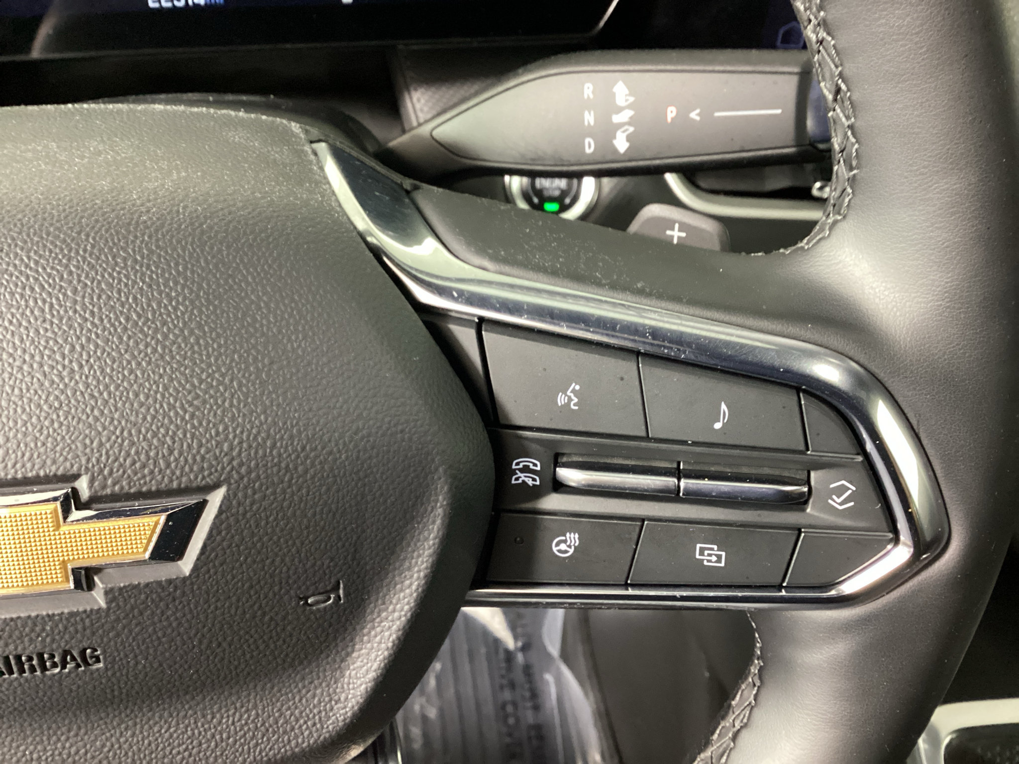 Used 2025 Chevrolet Equinox LT w/ Safety and Technology Package AWD/4WD image 24