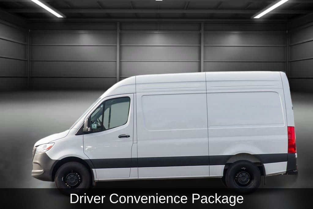 Used 2025 Mercedes-Benz Sprinter 2500 image 4