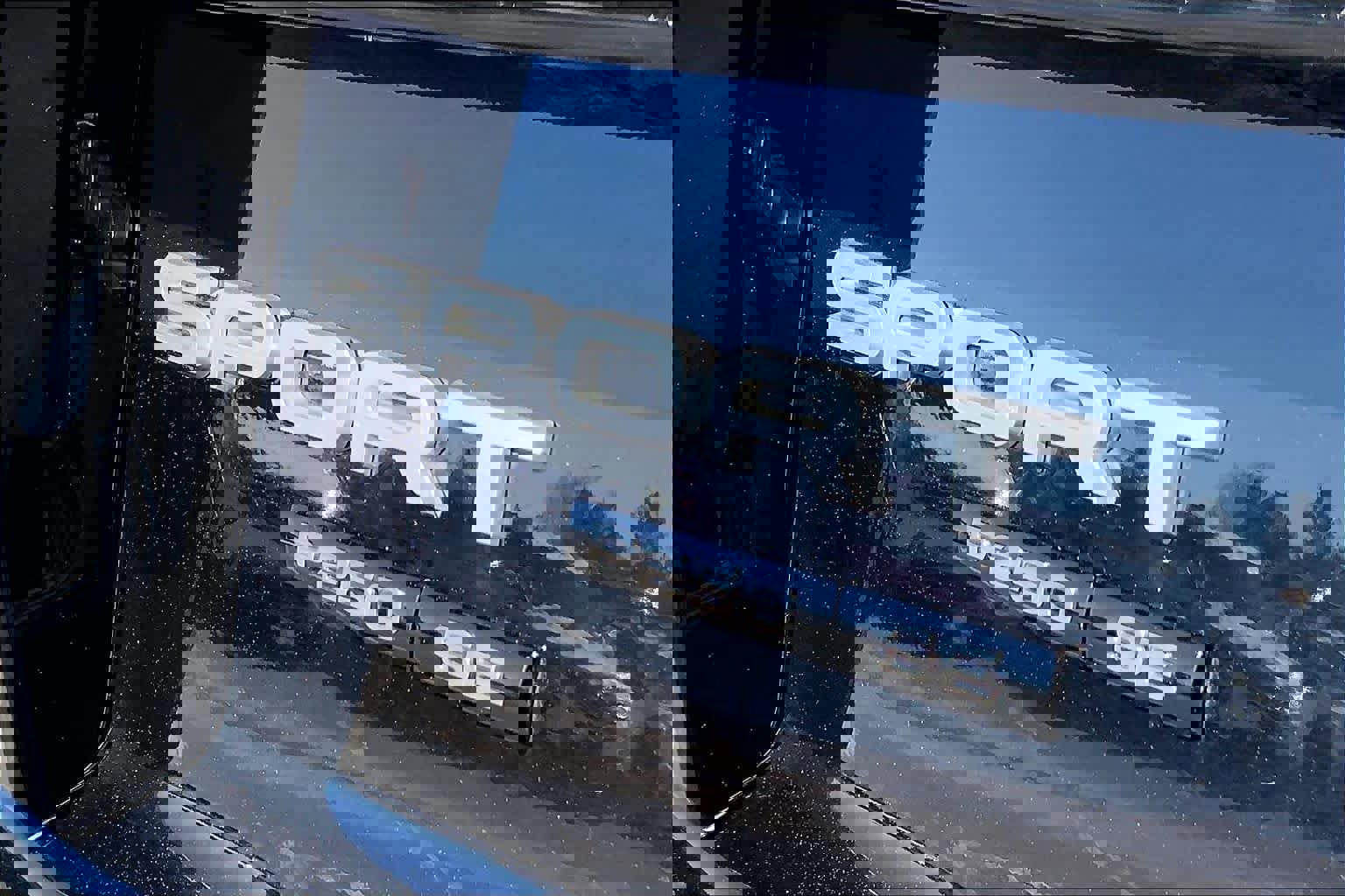 Used 2020 Land Rover Discovery Sport SE image 10