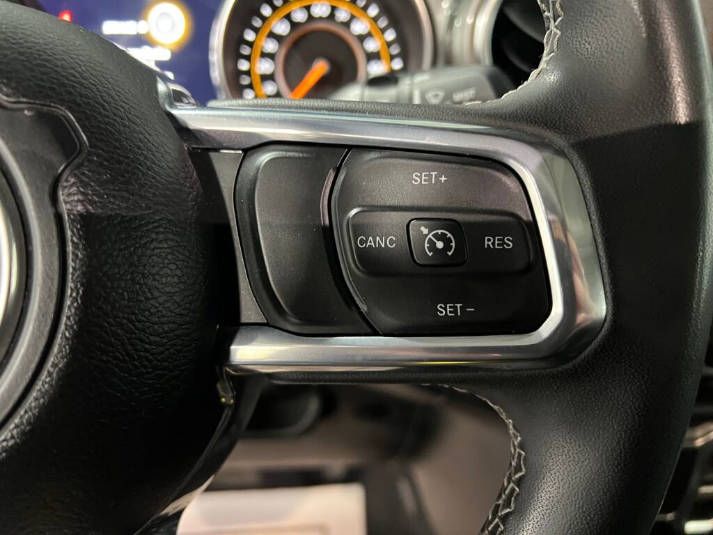 Used 2023 Jeep Wrangler Sahara image 14